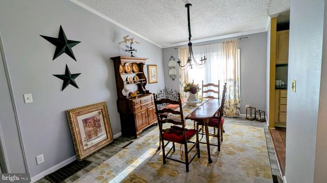 204 HORSESHOE DR, Garnet Valley, PA 19060