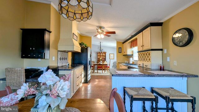 204 HORSESHOE DR, Garnet Valley, PA 19060