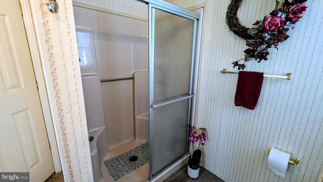 204 HORSESHOE DR, Garnet Valley, PA 19060