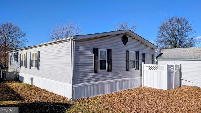 204 HORSESHOE DR, Garnet Valley, PA 19060