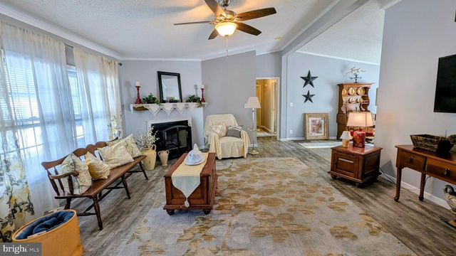 204 HORSESHOE DR, Garnet Valley, PA 19060