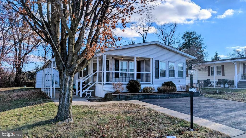 204 HORSESHOE DR, Garnet Valley, PA 19060