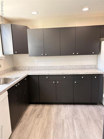 15230 Harrison Street, Livonia, MI 48154