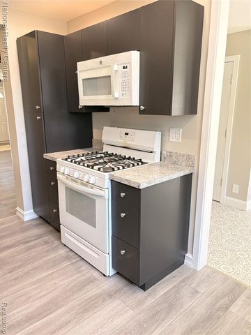 15230 Harrison Street, Livonia, MI 48154