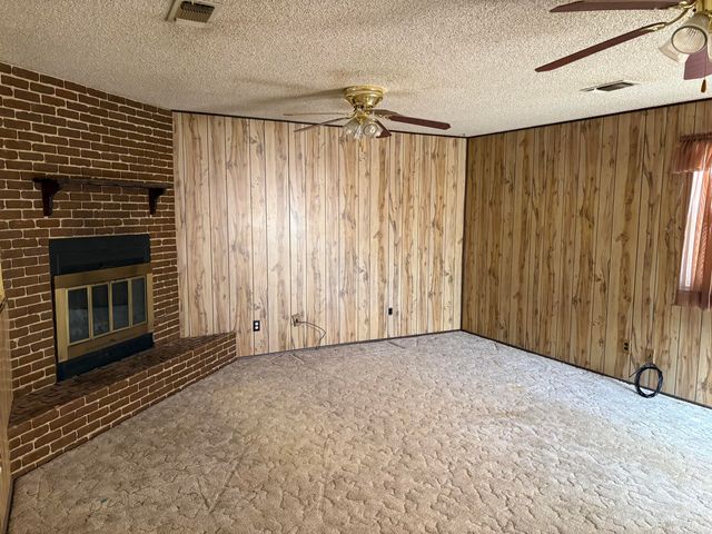 906 S Cedar Street, Brownfield, TX 79316