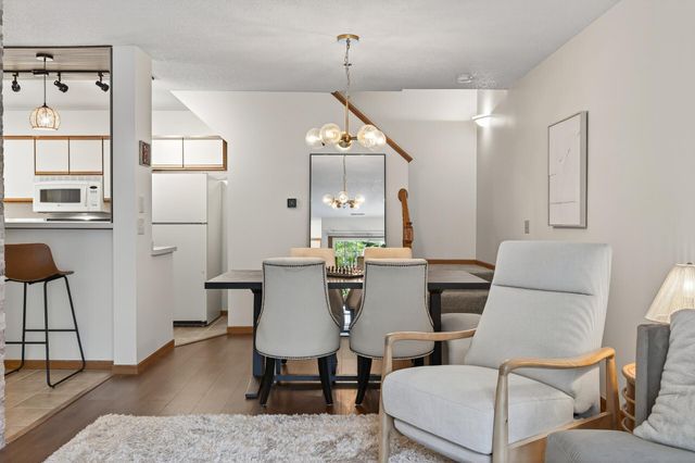 2597 Bedford Court 27, Mendota Heights, MN 55120