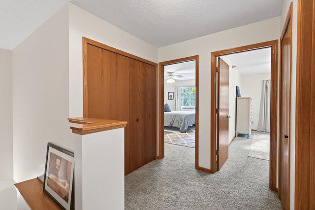 2597 Bedford Court 27, Mendota Heights, MN 55120