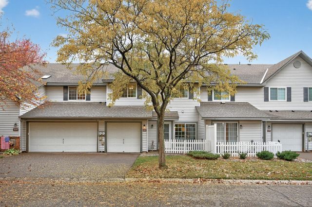 2597 Bedford Court 27, Mendota Heights, MN 55120