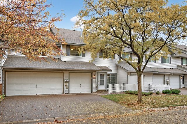 2597 Bedford Court 27, Mendota Heights, MN 55120