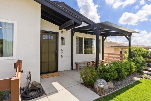 1625 Anza Avenue, Vista, CA 92084
