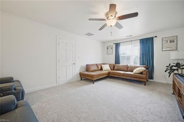 2 Pheasant DR, Poquoson, VA 23662