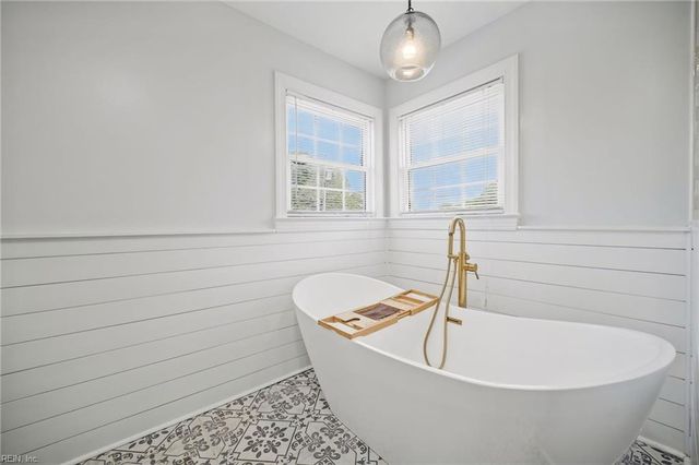 2 Pheasant DR, Poquoson, VA 23662