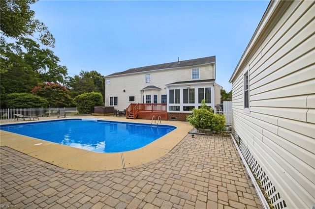 2 Pheasant DR, Poquoson, VA 23662