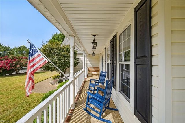2 Pheasant DR, Poquoson, VA 23662