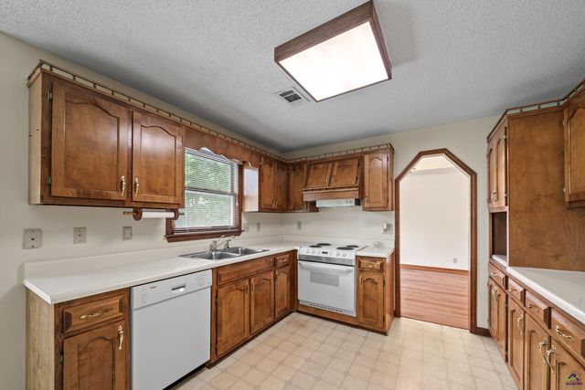 120 Bransford Drive, Macon, GA 31216