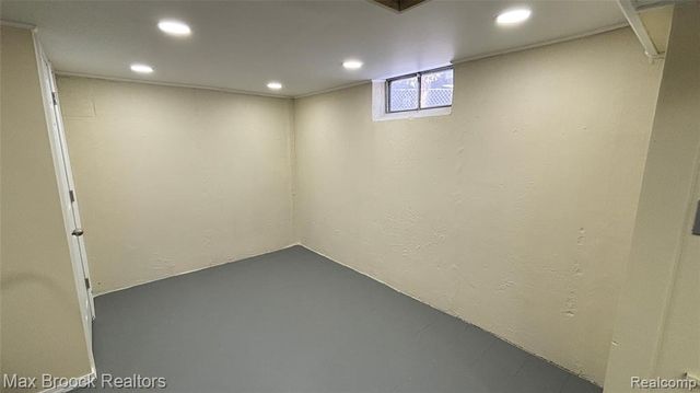 2405 Pembroke Road, Birmingham, MI 48009