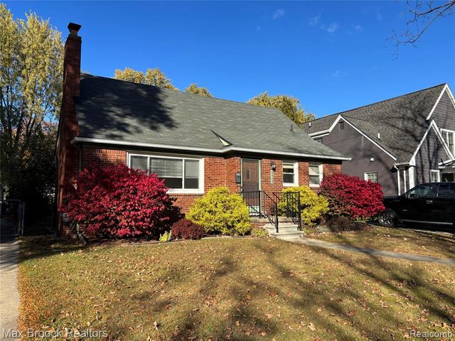 2405 Pembroke Road, Birmingham, MI 48009