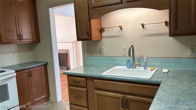 2405 Pembroke Road, Birmingham, MI 48009