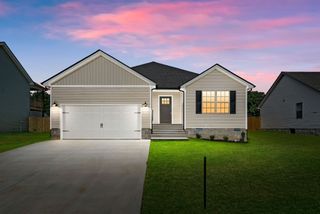 1522 Fredrick Dr, Clarksville, TN 37042