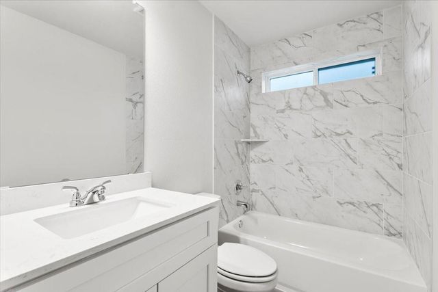 320 Windstar RD, Liberty Hill, TX 78642