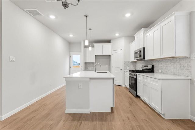 320 Windstar RD, Liberty Hill, TX 78642