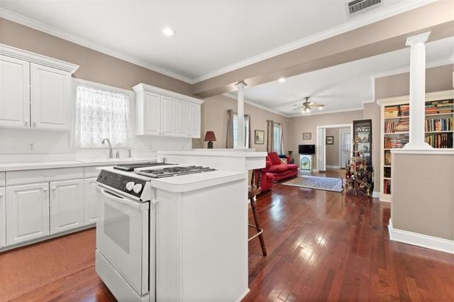 827 Clarence Street, Lake Charles, LA 70601