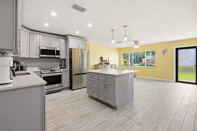 1476 N Mangonia Dr, West Palm Beach, FL 33401