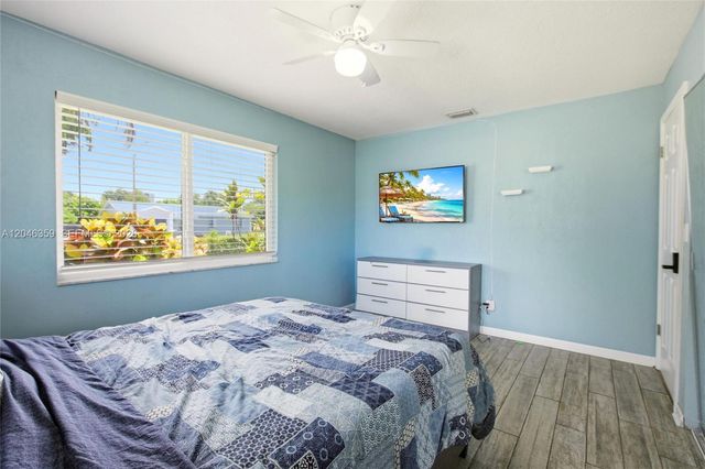 1476 N Mangonia Dr, West Palm Beach, FL 33401