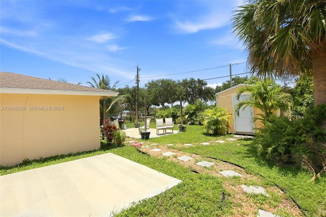 1476 N Mangonia Dr, West Palm Beach, FL 33401