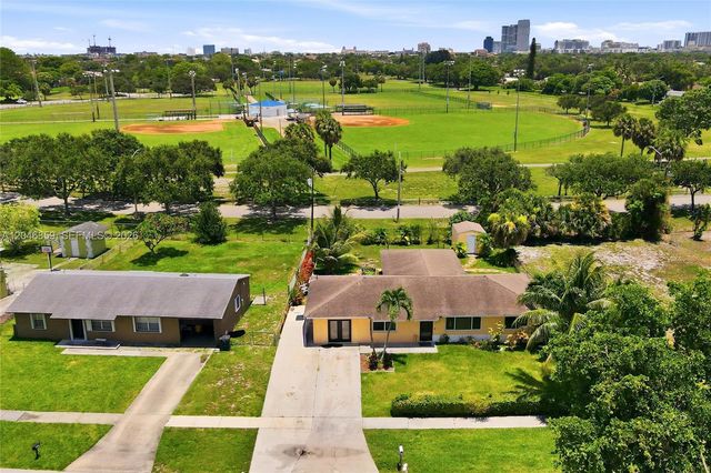 1476 N Mangonia Dr, West Palm Beach, FL 33401