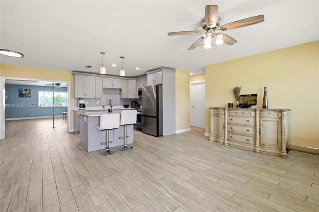 1476 N Mangonia Dr, West Palm Beach, FL 33401