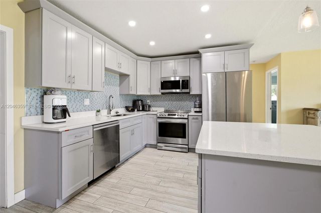 1476 N Mangonia Dr, West Palm Beach, FL 33401