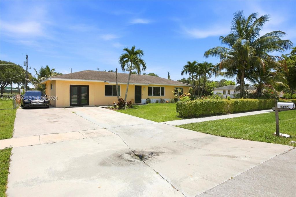 1476 N Mangonia Dr, West Palm Beach, FL 33401