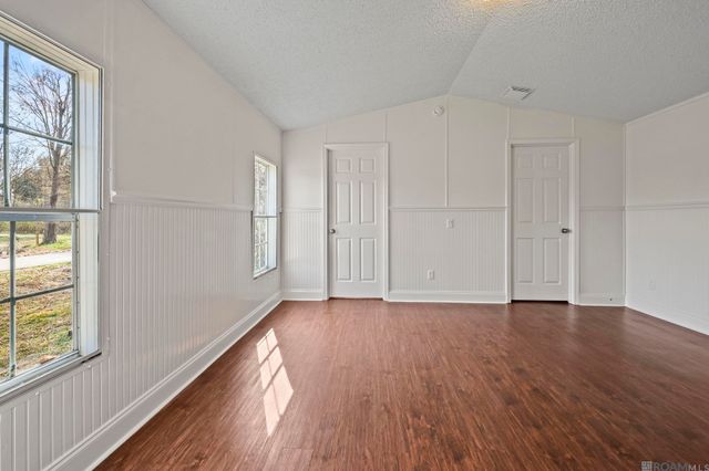 39054 Camp Dr, Prairieville, LA 70769