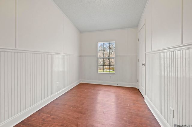 39054 Camp Dr, Prairieville, LA 70769