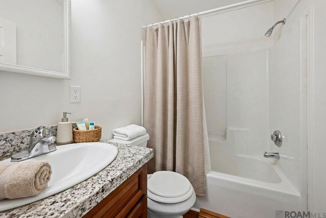 39054 Camp Dr, Prairieville, LA 70769