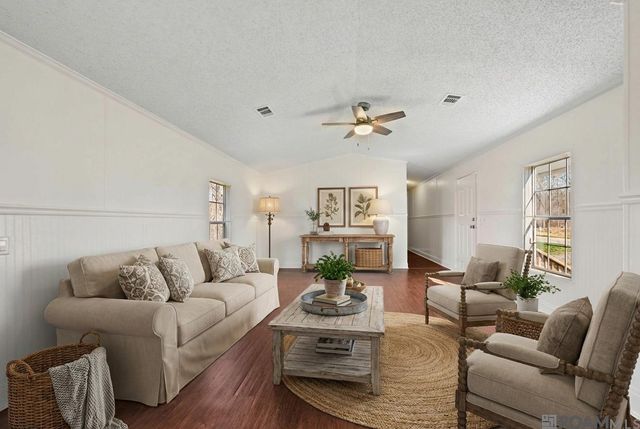 39054 Camp Dr, Prairieville, LA 70769