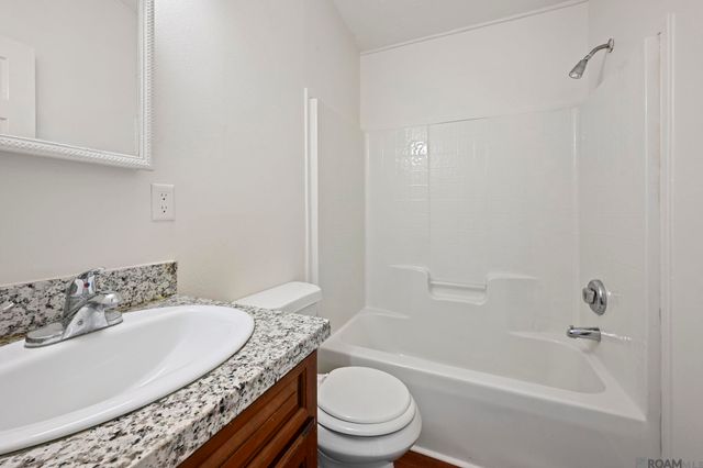 39054 Camp Dr, Prairieville, LA 70769