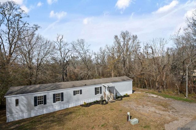 39054 Camp Dr, Prairieville, LA 70769