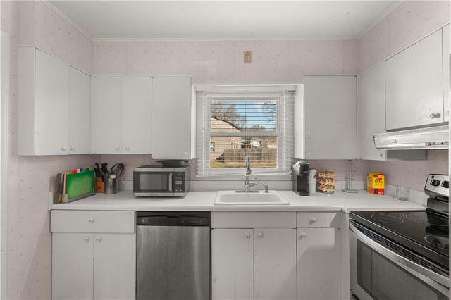 4819 NE Sherwood Drive, Kansas City, MO 64119