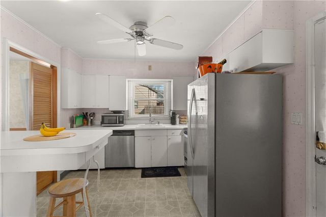 4819 NE Sherwood Drive, Kansas City, MO 64119