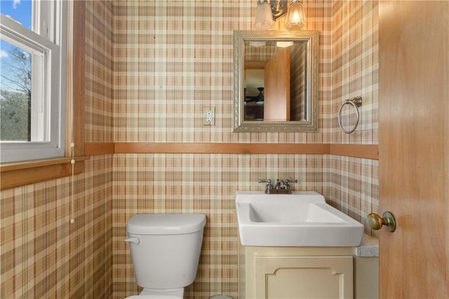 4819 NE Sherwood Drive, Kansas City, MO 64119