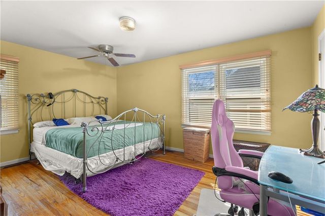 4819 NE Sherwood Drive, Kansas City, MO 64119