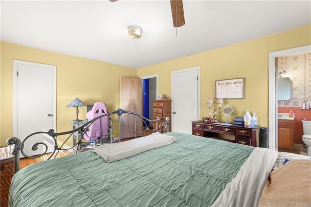 4819 NE Sherwood Drive, Kansas City, MO 64119