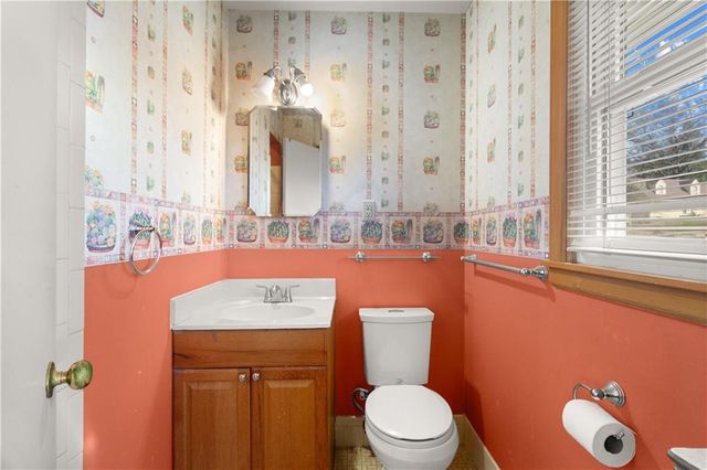 4819 NE Sherwood Drive, Kansas City, MO 64119