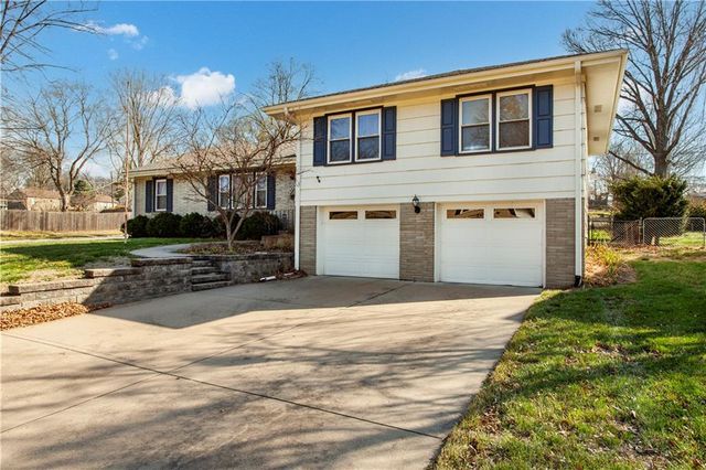 4819 NE Sherwood Drive, Kansas City, MO 64119