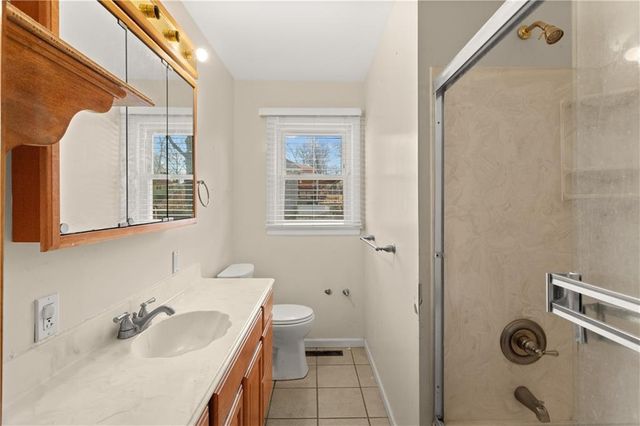 4819 NE Sherwood Drive, Kansas City, MO 64119