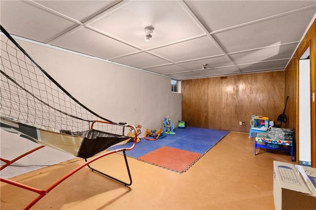 4819 NE Sherwood Drive, Kansas City, MO 64119