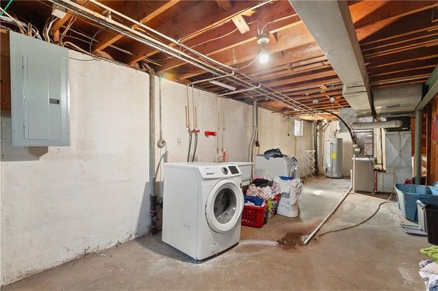 4819 NE Sherwood Drive, Kansas City, MO 64119