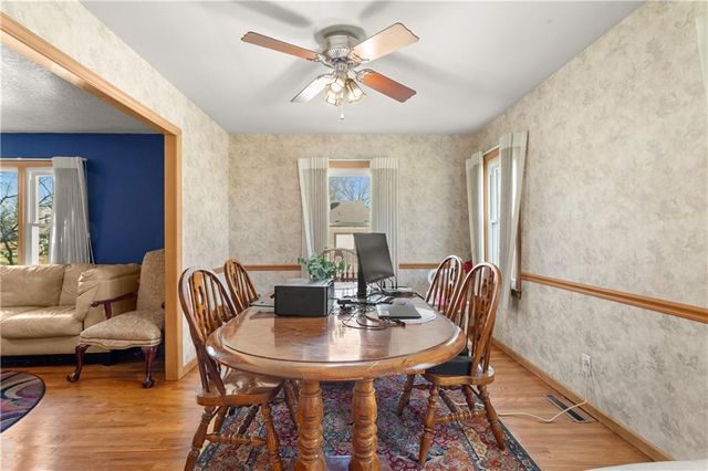 4819 NE Sherwood Drive, Kansas City, MO 64119